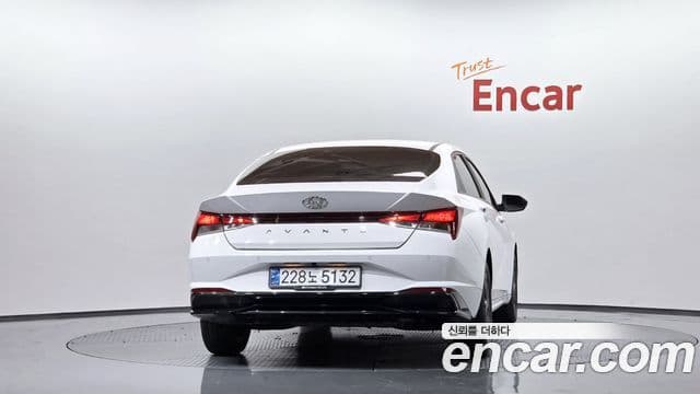 Hyundai Avante Hybrid (CN7) 3