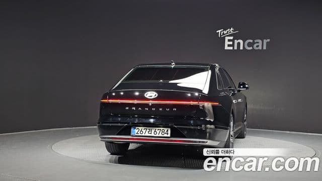 Hyundai Grandeur (GN7) 3