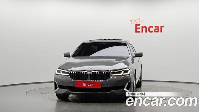 BMW 5 Series (G30) 3