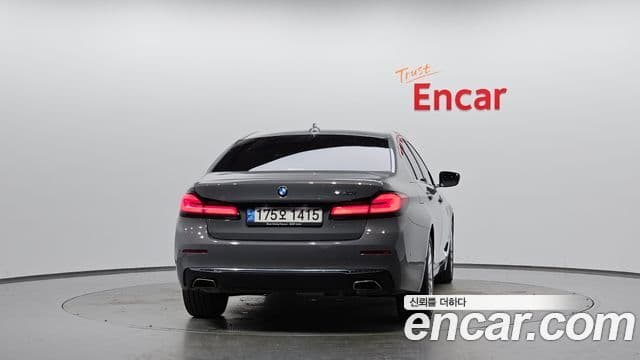 BMW 5 Series (G30) 4