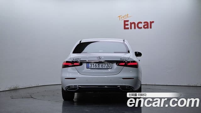 Mercedes-Benz E-Class W213 4