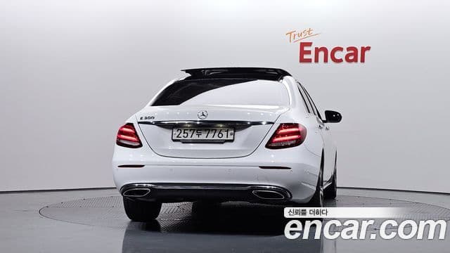 Mercedes-Benz E-Class W213 4