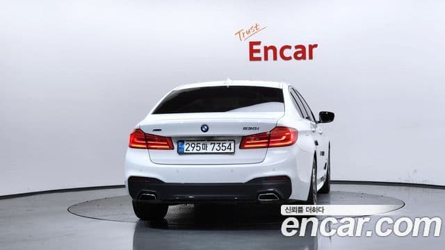 BMW 5 Series (G30) 4