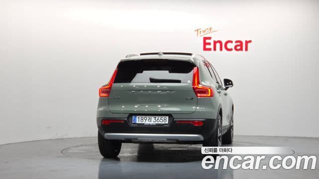 Volvo XC40 4