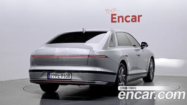 Hyundai Grandeur (GN7) 2