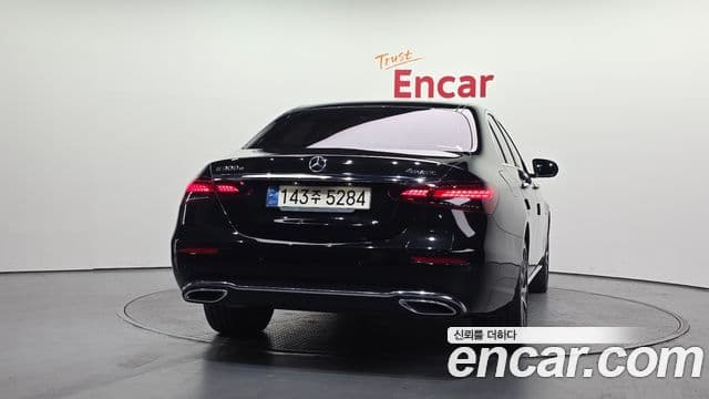 Mercedes-Benz E-Class W213 4