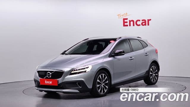 Volvo V40 Cross Country — 1