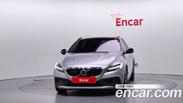 Volvo V40 Cross Country 2