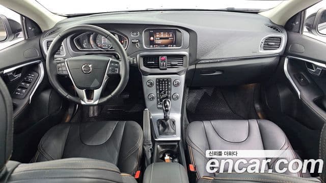 Volvo V40 Cross Country 4