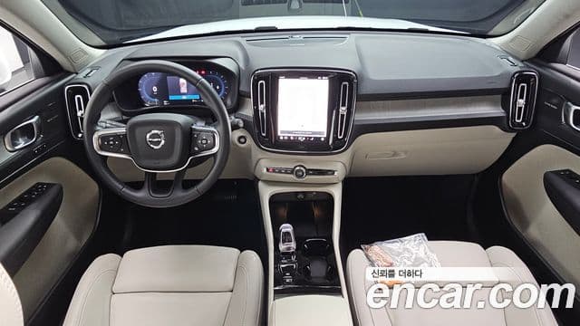 Volvo XC40 4