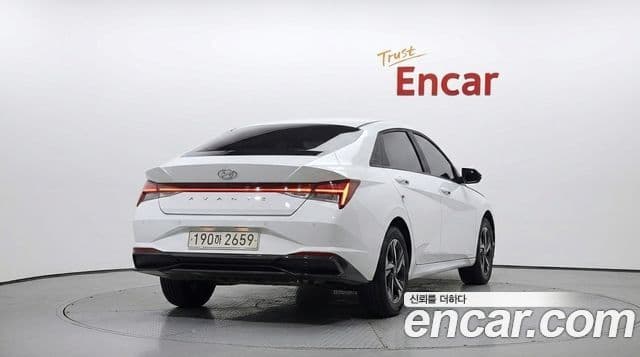 Hyundai Avante Hybrid (CN7) 3