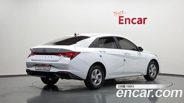 Hyundai Avante (CN7) 2