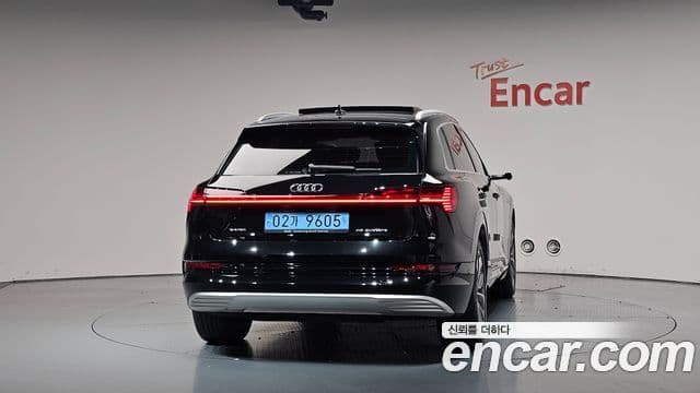 Audi e-트론 3