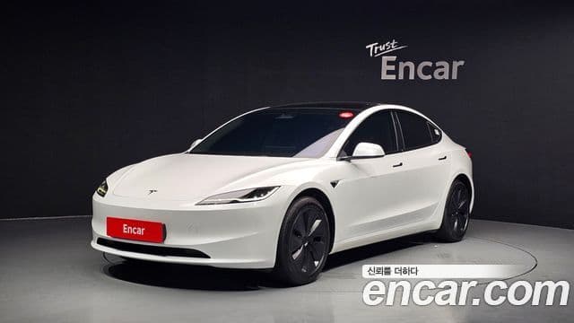 Tesla Model 3 1