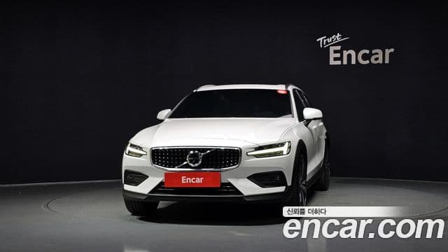 Volvo V60 Cross Country 2nd Gen 3