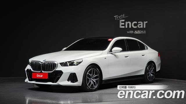 BMW 5 Series (G60) — 1