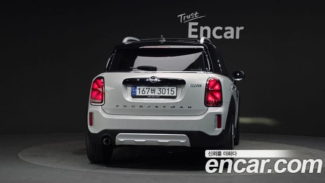 MINI Cooper Countryman 4
