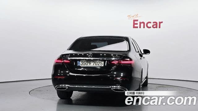 Mercedes-Benz E-Class W213 3