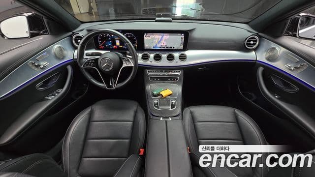 Mercedes-Benz E-Class W213 4