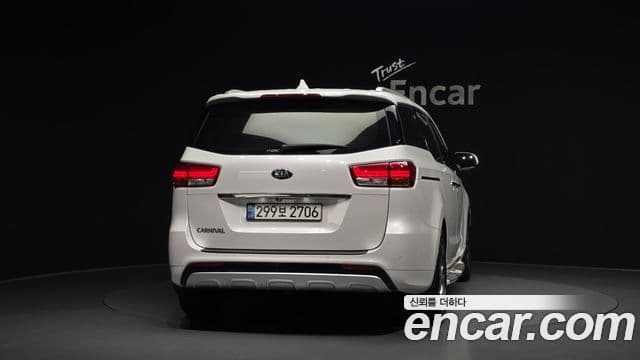 Kia All New Carnival 4