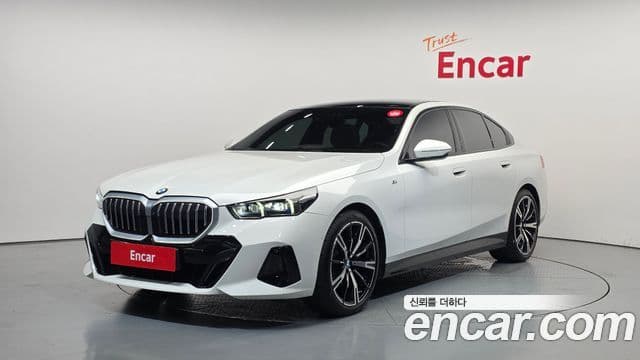 BMW 5 Series (G60)