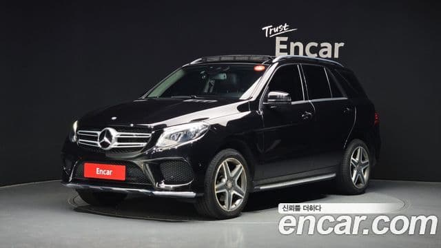 Mercedes-Benz GLE-Class W166 1