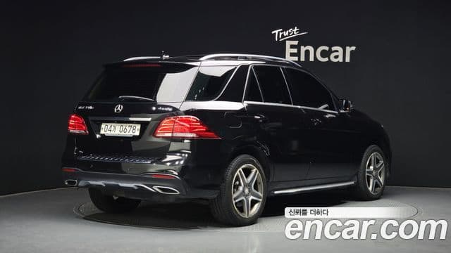 Mercedes-Benz GLE-Class W166 2