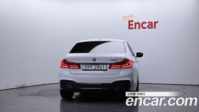 BMW 5 Series (G30) 4