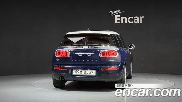 MINI Cooper Clubman 4