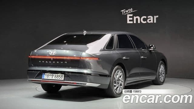 Hyundai Grandeur (GN7) 2