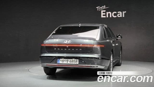 Hyundai Grandeur (GN7) 4