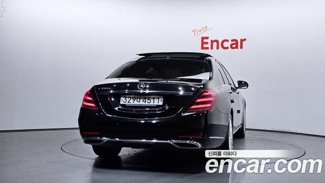 Mercedes-Benz S-Class W222 4