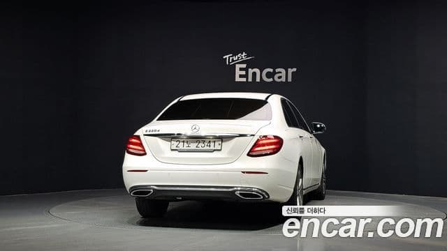 Mercedes-Benz E-Class W213 4