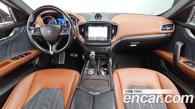 Maserati Ghibli 4
