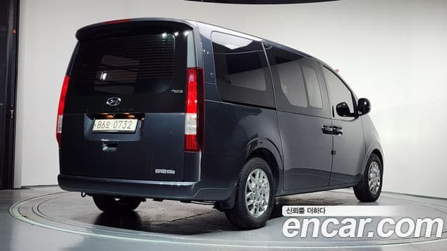 Hyundai Staria 2