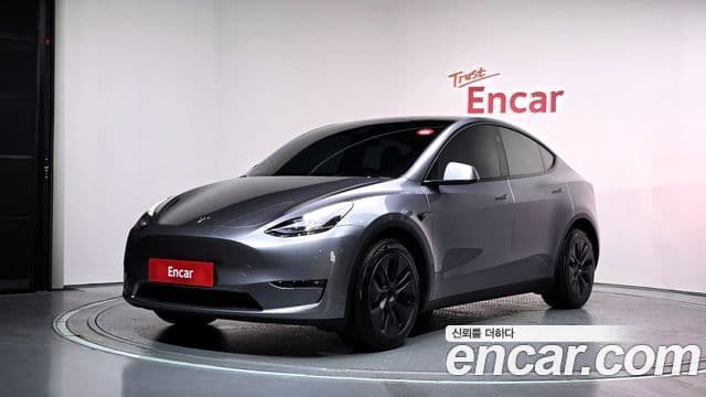 Tesla Model Y 1