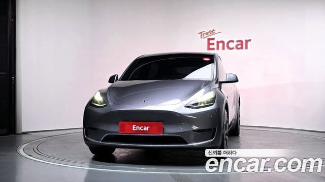 Tesla Model Y 3