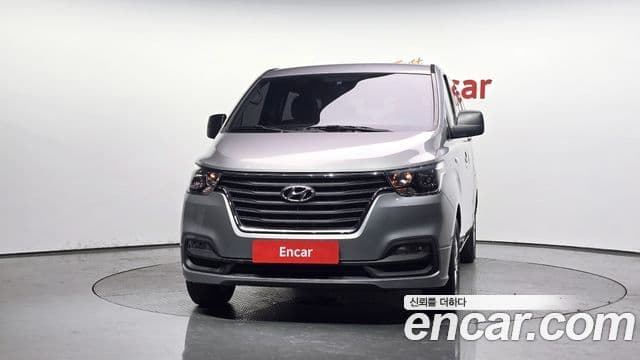 Hyundai The New Grand Starex 2