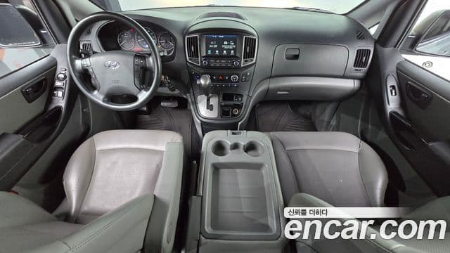Hyundai The New Grand Starex 4