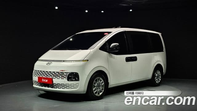 Hyundai Staria 1