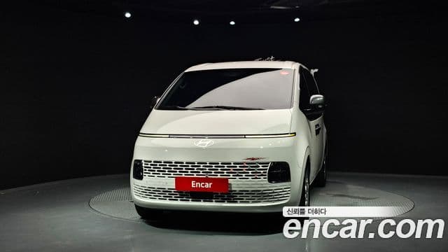 Hyundai Staria 3