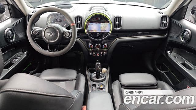 MINI Cooper Countryman 4
