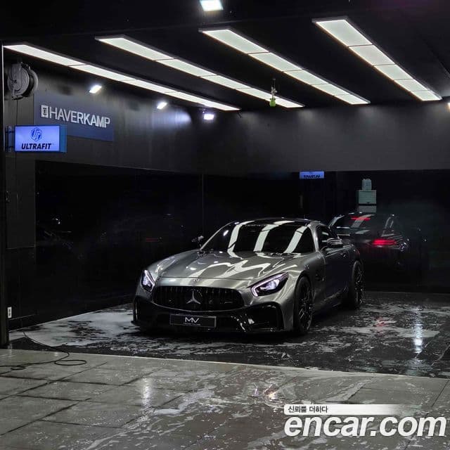 Mercedes-Benz AMG GT 4