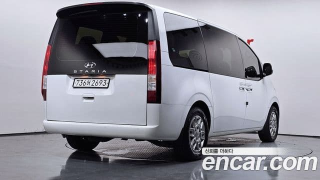 Hyundai Staria 2