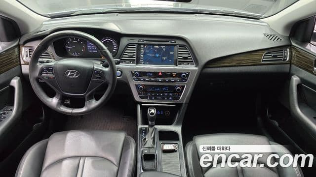 Hyundai LF Sonata 4