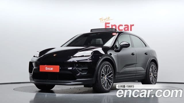 Porsche Macan EV — 1