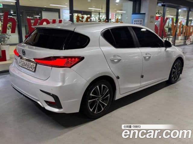 Lexus CT200h 4