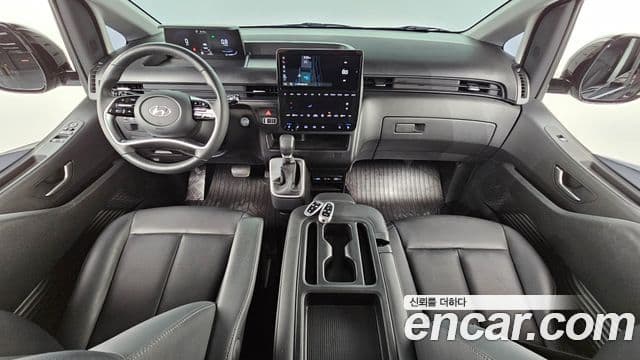 Hyundai Staria 4