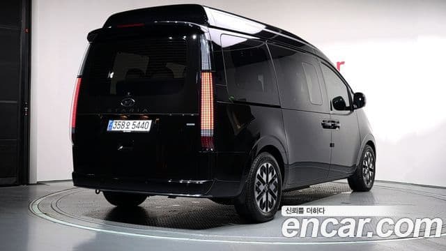 Hyundai Staria 2