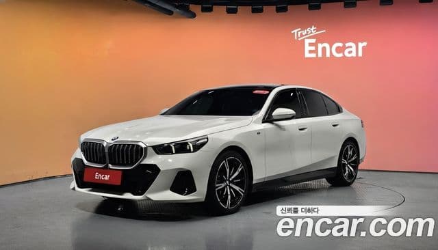 BMW 5 Series (G60)